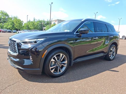 Certified 2025 INFINITI QX60 Luxe AWD/4WD image 3