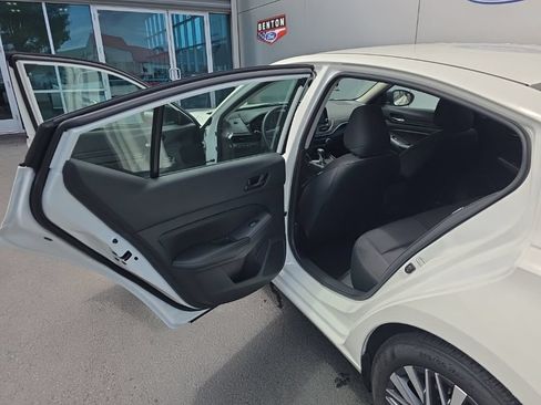 Used 2025 Nissan Altima 2.5 SV FWD image 26