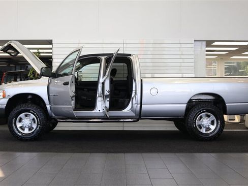 Used 2004 Dodge Ram 2500 Truck SLT w/ Trailer Tow Group AWD/4WD image 4