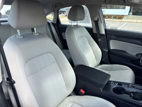 Certified 2023 Honda Civic LX image 9