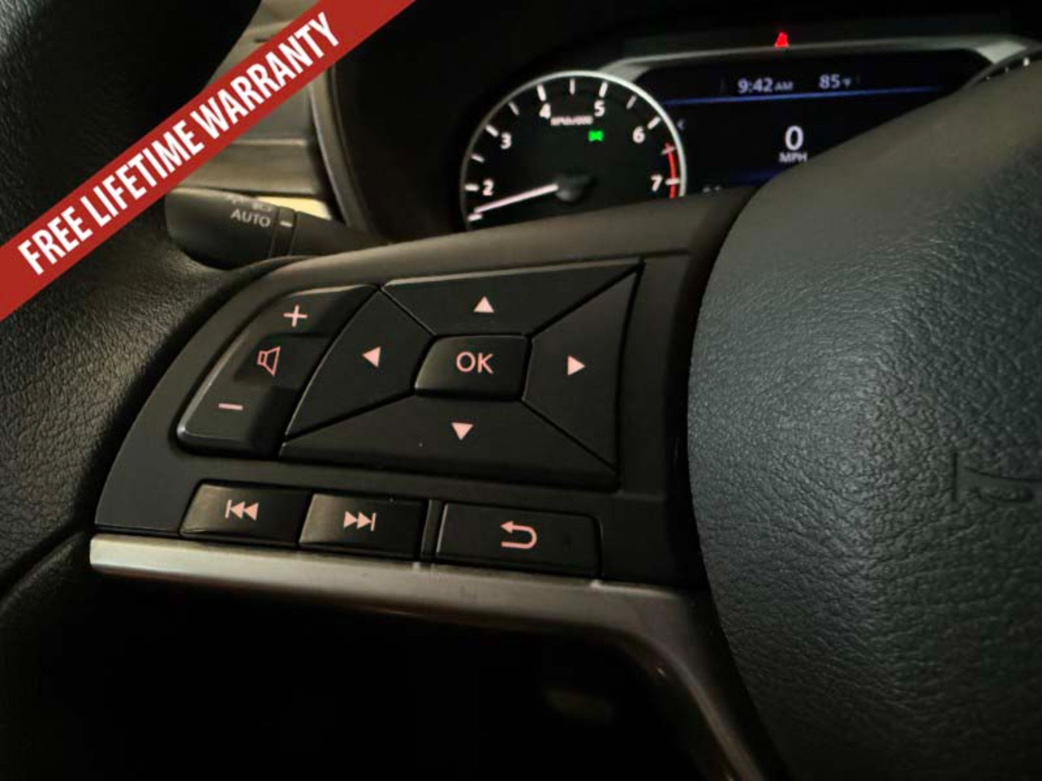 Used 2025 Nissan Altima 2.5 SV AWD/4WD image 32