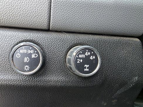 Used 2016 Chevrolet Colorado LT w/ LT Convenience Package image 19