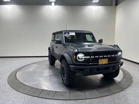 Certified 2022 Ford Bronco Wildtrak AWD/4WD image 9
