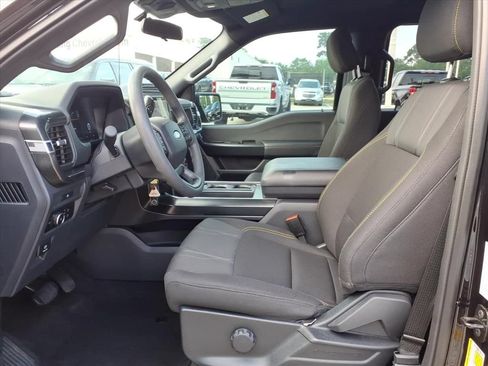 Used 2025 Ford F150 STX w/ Equipment Group 200A RWD image 19