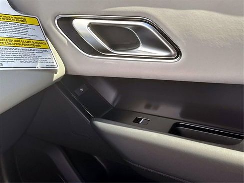 New 2026 Land Rover Range Rover Velar Dynamic SE image 18