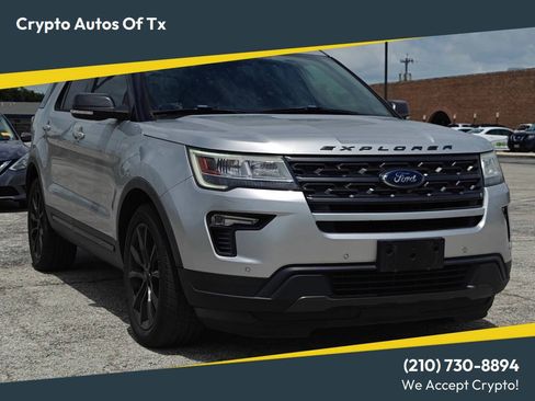 Used 2019 Ford Explorer XLT w/ Equipment Group 202A FWD image 1