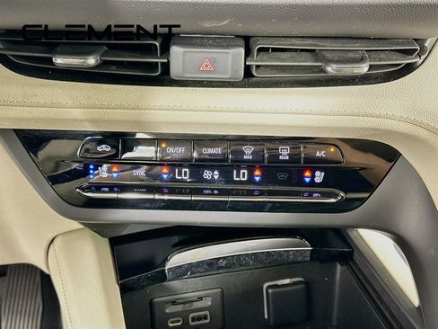 Used 2022 Buick Envision Avenir w/ Technology Package II AWD/4WD image 22