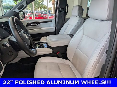 Certified 2025 Chevrolet Suburban Premier image 6