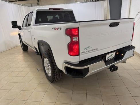 Used 2021 Chevrolet Silverado 2500 LT w/ Fleet Comfort Package AWD/4WD image 4