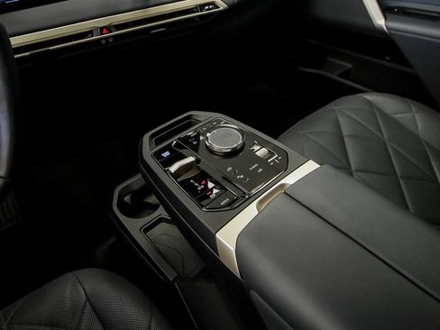 Used 2024 BMW iX xDrive50 w/ Premium Package AWD/4WD image 18