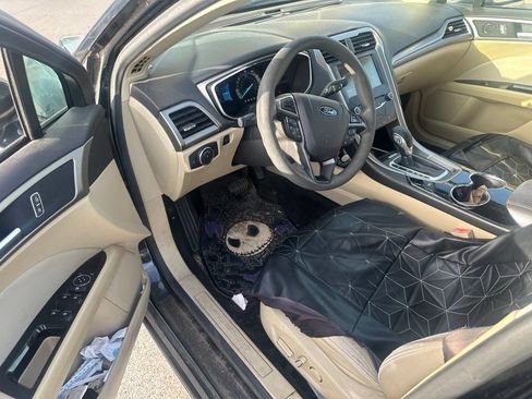 Used 2014 Ford Fusion SE FWD image 13
