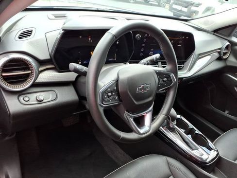 Used 2025 Chevrolet Trax ACTIV w/ Driver Confidence Package FWD image 8