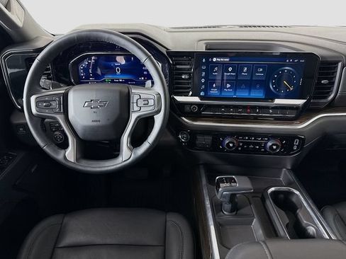 Used 2025 Chevrolet Silverado 1500 LT Trail Boss w/ Convenience Package II AWD/4WD image 23