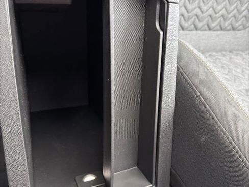 Used 2023 Chevrolet Equinox LT image 24