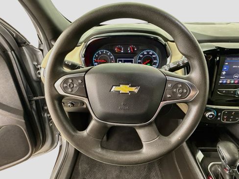 Used 2023 Chevrolet Traverse LS FWD image 13