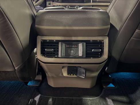 Used 2025 Ford F450 Platinum w/ Platinum Plus Package AWD/4WD image 22
