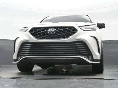 Used 2021 Toyota Highlander XSE AWD/4WD image 28