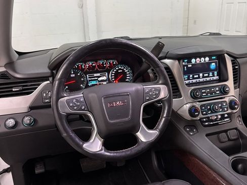 Used 2020 GMC Yukon SLT image 16