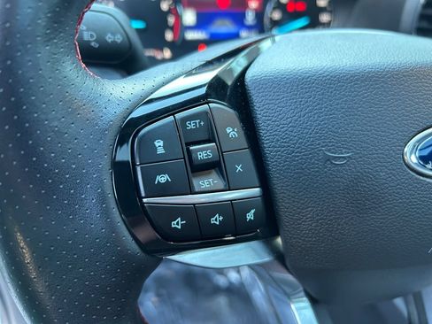 Used 2023 Ford Explorer ST-Line AWD/4WD image 18