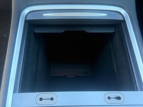 Used 2024 Tesla Model Y Performance image 23