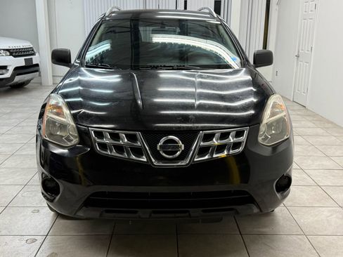 Used 2011 Nissan Rogue SV image 2