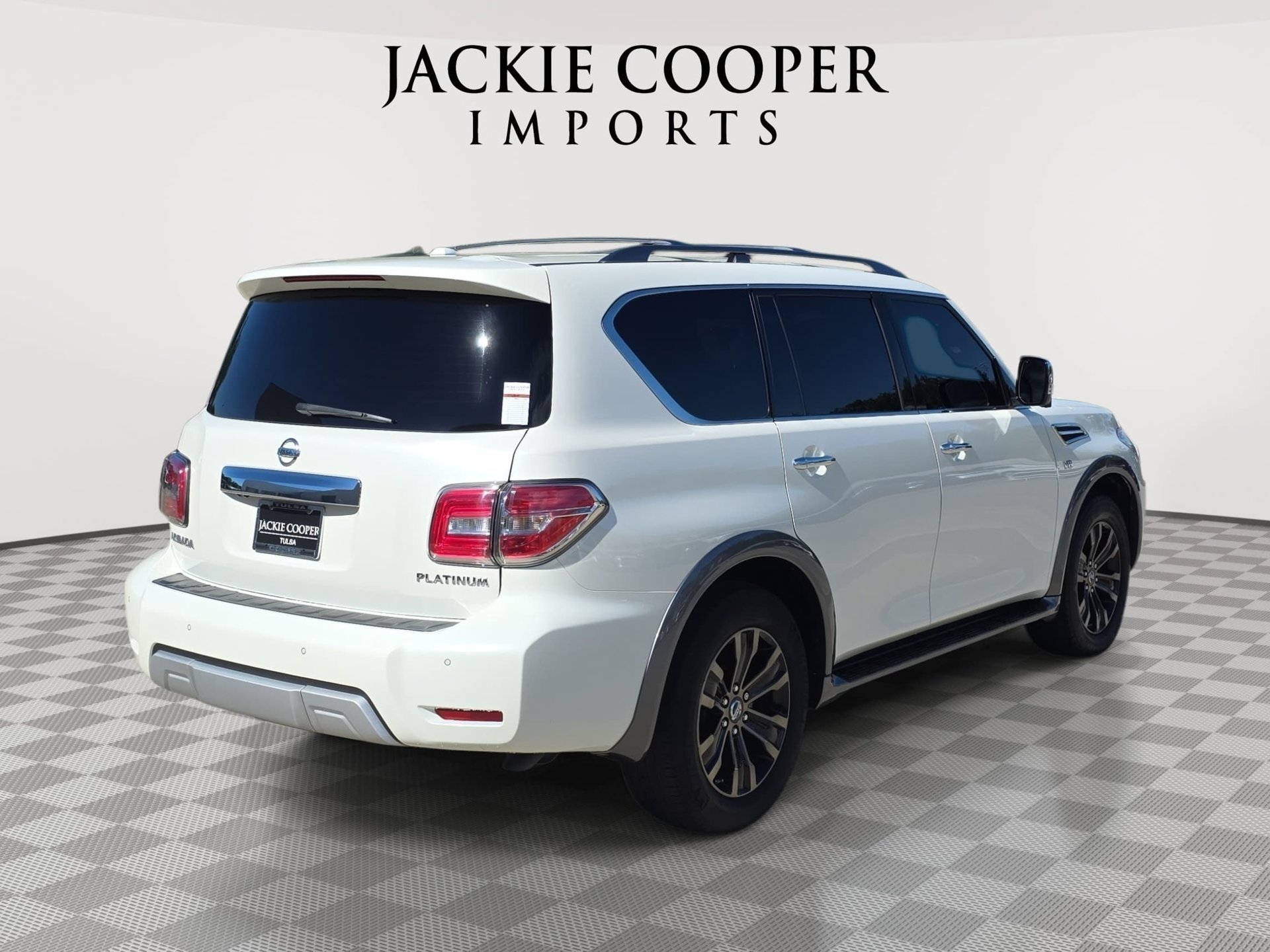 Used 2017 Nissan Armada Platinum w/ Interior Lighting Package AWD/4WD image 5