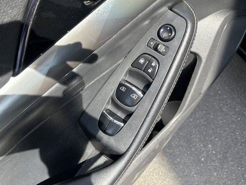 Used 2021 Nissan Maxima 3.5 SV w/ Floor Mat Group FWD image 17