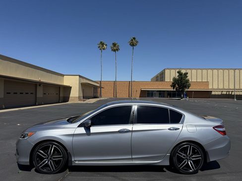 Used 2016 Honda Accord Sport image 4