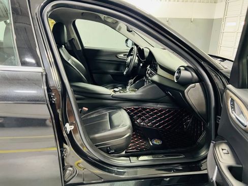 Used 2019 Alfa Romeo Giulia Ti RWD image 33