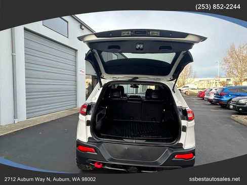 Used 2016 Jeep Cherokee Trailhawk w/ Leather Interior Group image 14