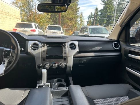 Used 2018 Toyota Tundra SR5 w/ SR5 Upgrade Package image 13