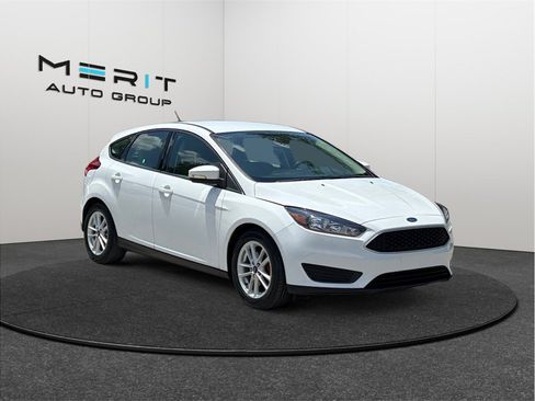 Used 2017 Ford Focus SE FWD image 1