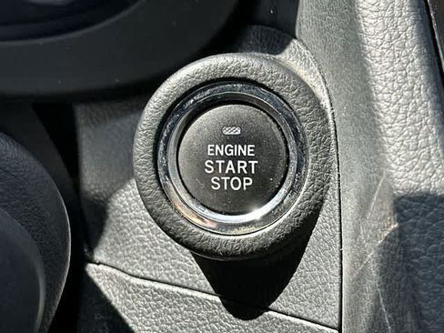 Used 2017 Subaru Forester 2.5i Touring AWD/4WD image 10