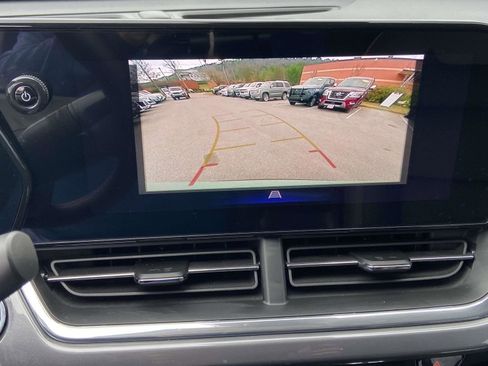 Used 2025 Chevrolet Trax ACTIV w/ Driver Confidence Package image 16