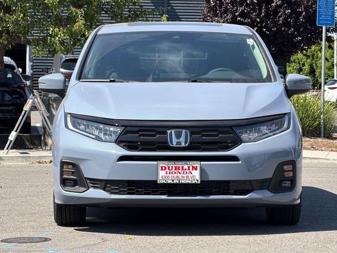 New 2026 Honda Odyssey Touring image 9