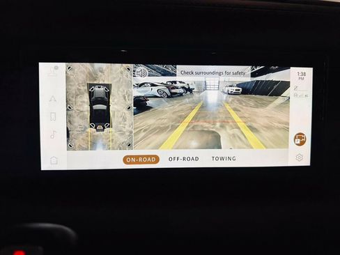 Used 2024 Land Rover Defender 90 X-Dynamic SE AWD/4WD image 13