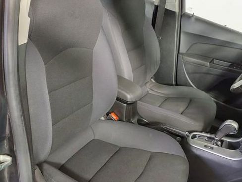 Used 2014 Chevrolet Cruze LT FWD image 16