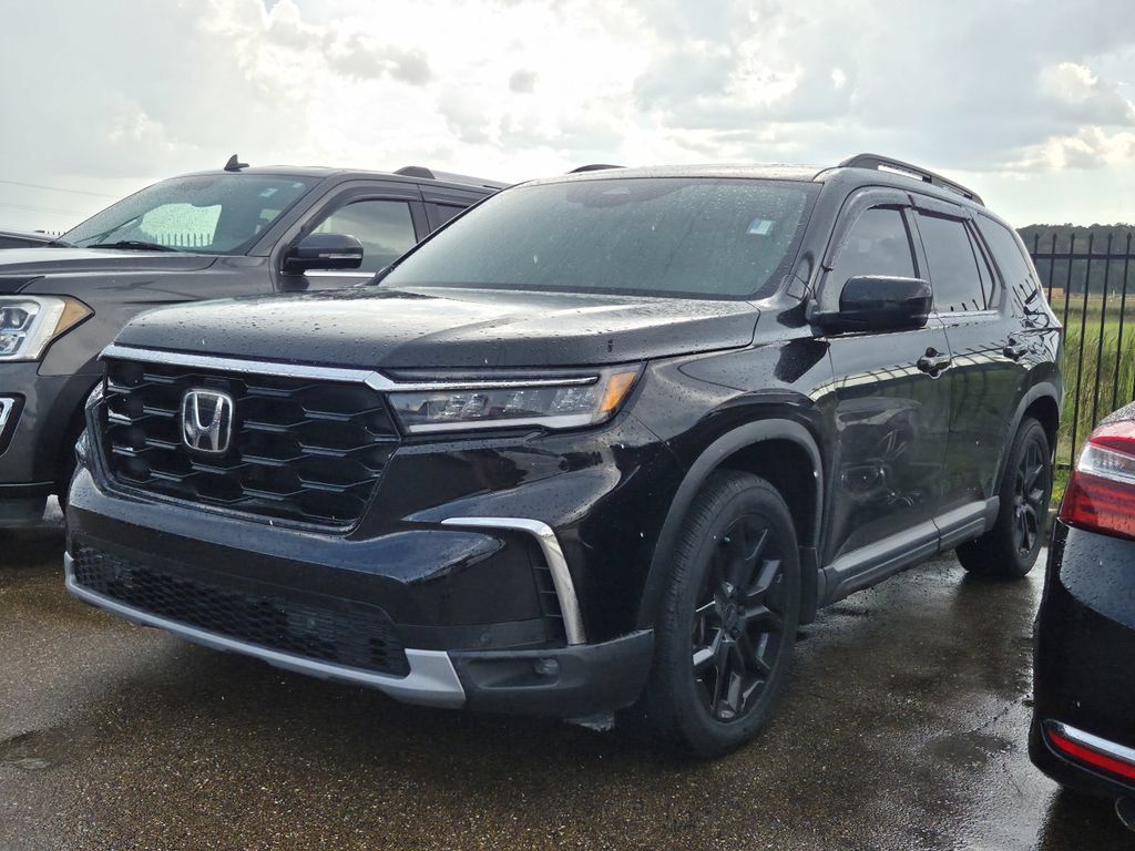 Used 2025 Honda Pilot Touring image 5