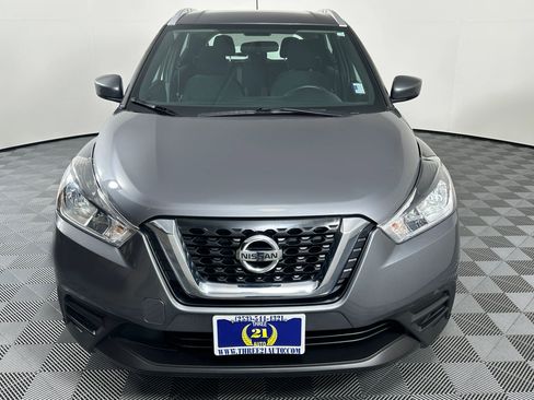 Used 2019 Nissan Kicks SV image 3