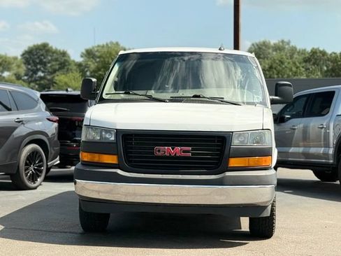 Used 2019 GMC Savana 3500 w/ Driver Convenience Package RWD image 19