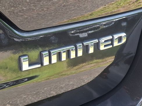 Certified 2023 Jeep Grand Cherokee Limited AWD/4WD image 30