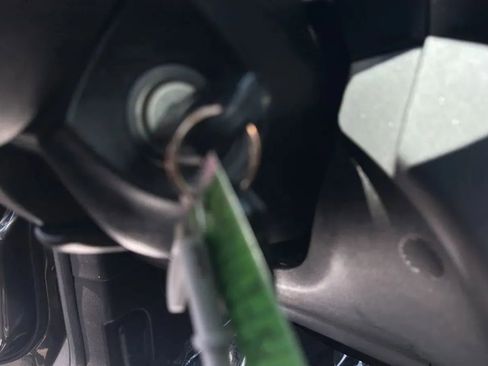 Used 2017 Ford Escape SE FWD image 16