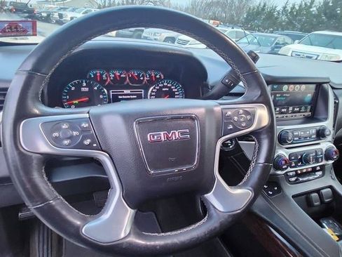 Used 2017 GMC Yukon SLT AWD/4WD image 11