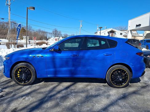 Used 2022 Maserati Levante F Tributo image 7