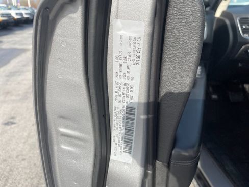 Used 2020 Dodge Durango SXT w/ 3rd Row Seating Group image 33