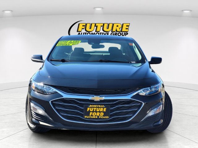 Used 2025 Chevrolet Malibu LT FWD image 2