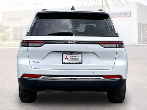Used 2024 Jeep Grand Cherokee Limited 4xe AWD/4WD image 16