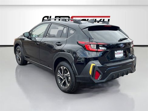 Used 2025 Subaru Crosstrek 2.0i Premium image 5