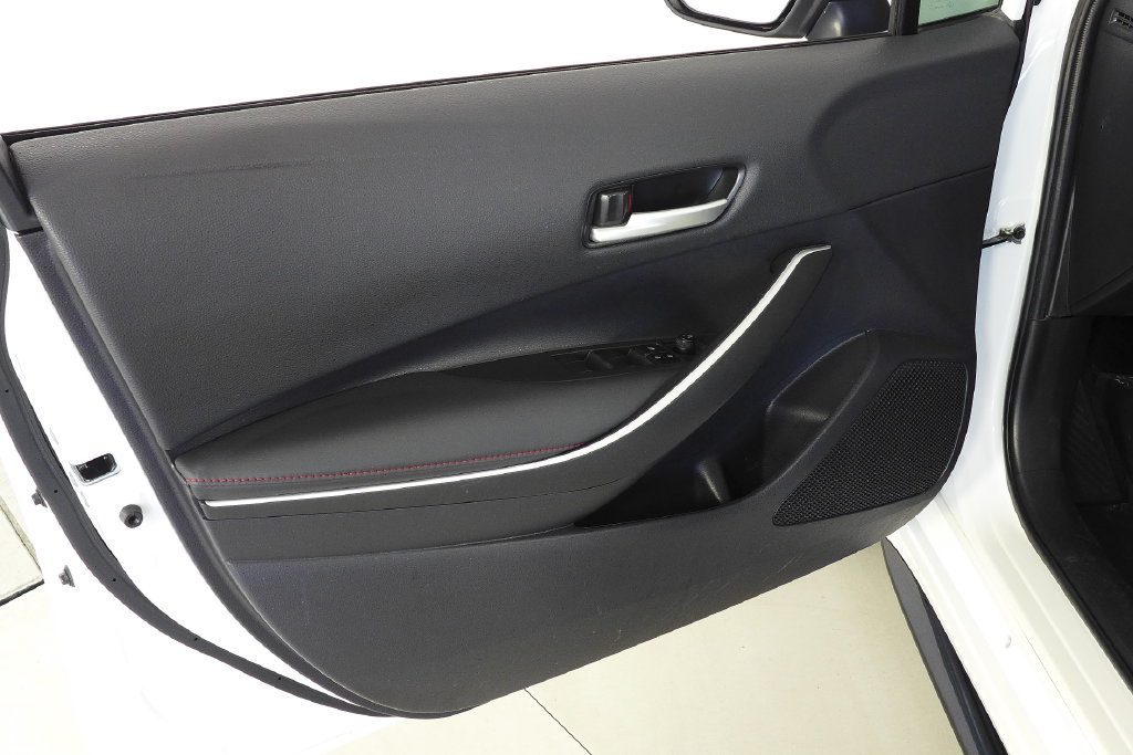 Used 2024 Toyota Corolla SE w/ SE Package FWD image 11