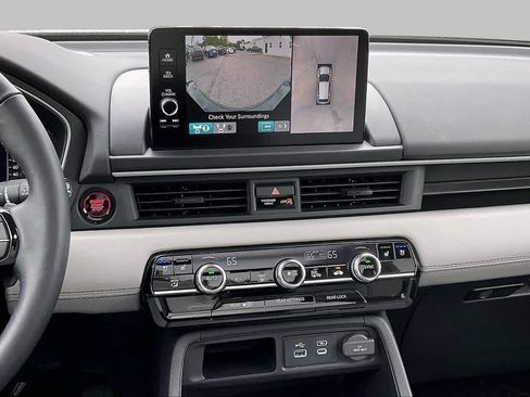 Used 2025 Honda Pilot Elite image 6